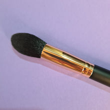 Oval face brush